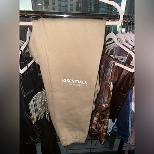 Essential Joggers 💎